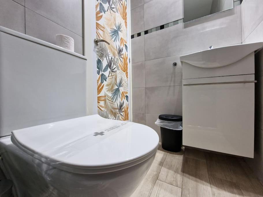 Апартаменти Mediodia Chica Apartamento Tipo Loft En La Latina Мадрид Екстер'єр фото